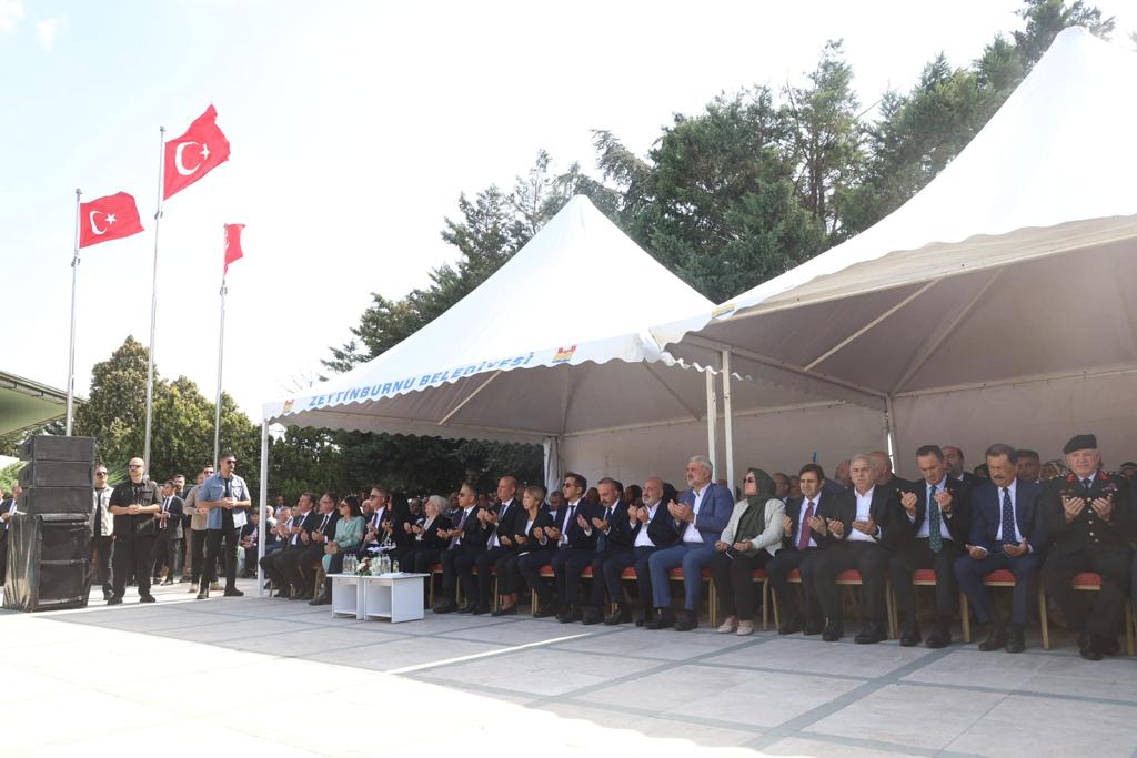 Merhum Başbakan Adnan MENDERES Anıtmezarda düzenlenen tören ile anıldı.
